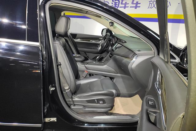 Cadillac XT5 2018 — фото 14