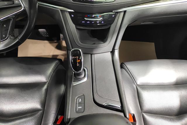 Cadillac XT5 2018 — фото 16