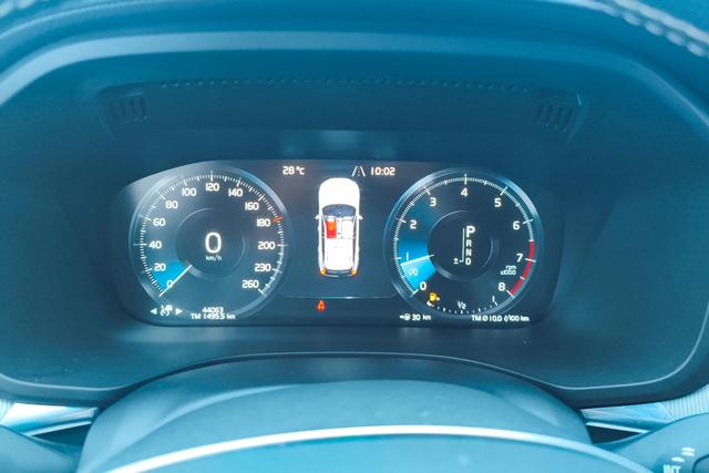 Volvo XC60 2021 T 5 4 WD — фото 14