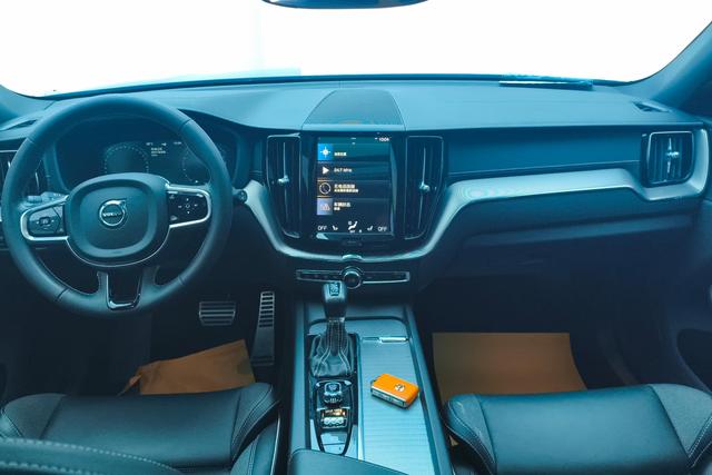 Volvo XC60 2021 T 5 4 WD — фото 13