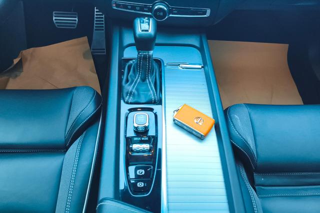 Volvo XC60 2021 T 5 4 WD — фото 15