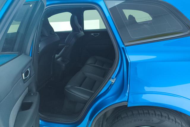 Volvo XC60 2021 T 5 4 WD — фото 16