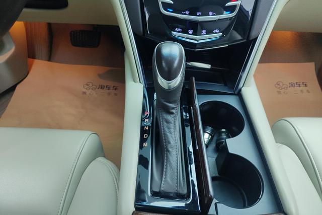 Cadillac XTS 2017 — фото 14
