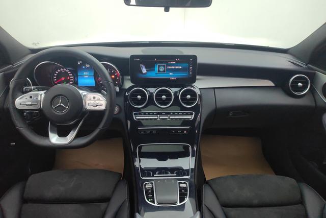 Mercedes Benz C-Class 2019 — фото 12
