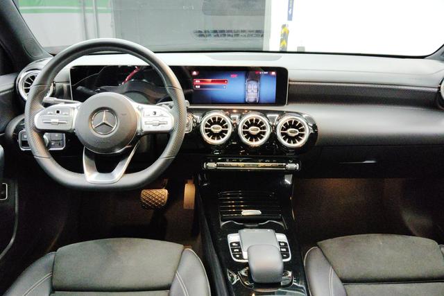 Mercedes Benz A-Class 2020 — фото 11