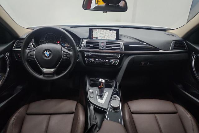 BMW 3 Series 2019 — фото 12
