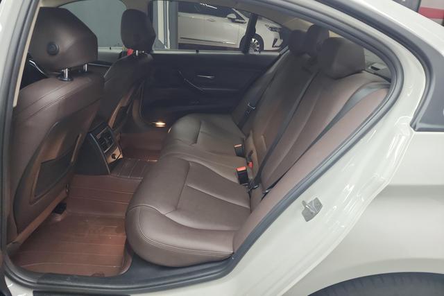 BMW 3 Series 2019 — фото 16