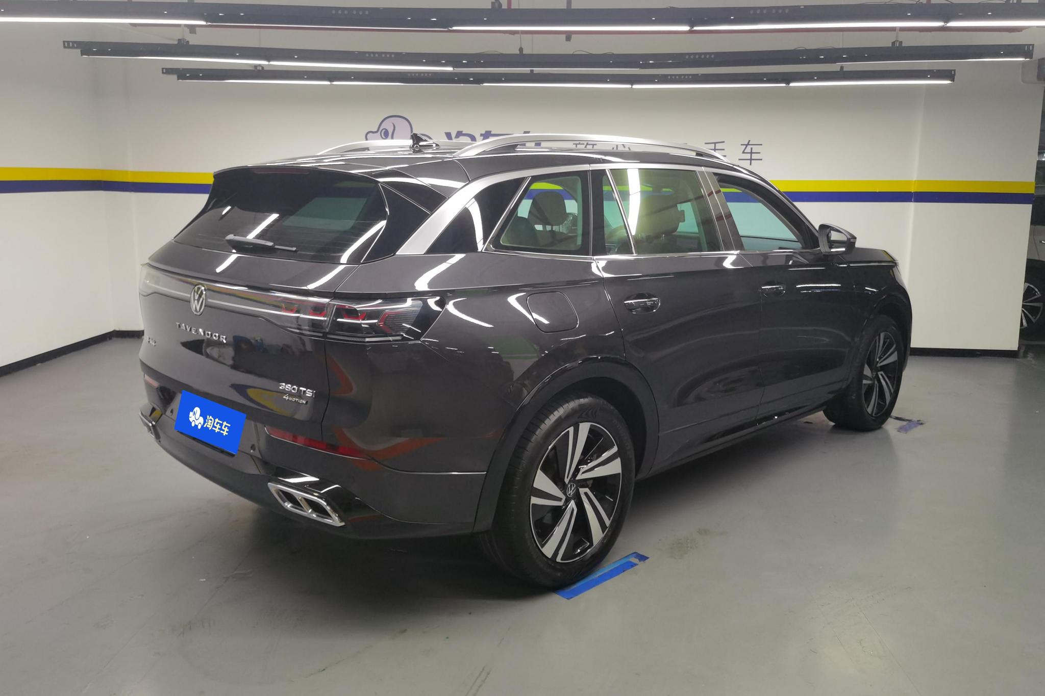 Volkswagen Tavendor 2023 380TSI R-Line