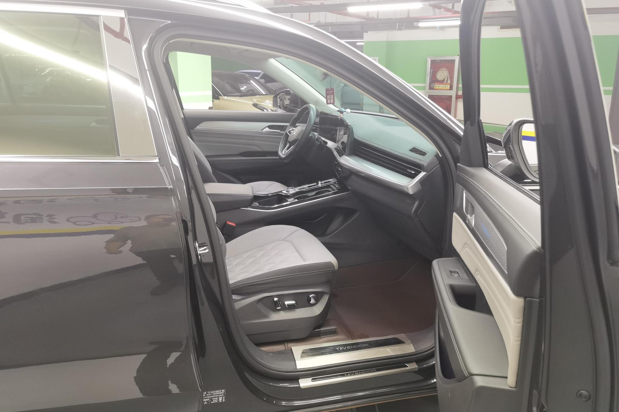 Volkswagen Tavendor 2023 380TSI R-Line