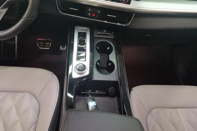 Volkswagen Tavendor 2023 380 TSI 4 WDR-Line — фото 15