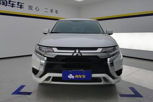 Mitsubishi Outlander 2021 — фото 2