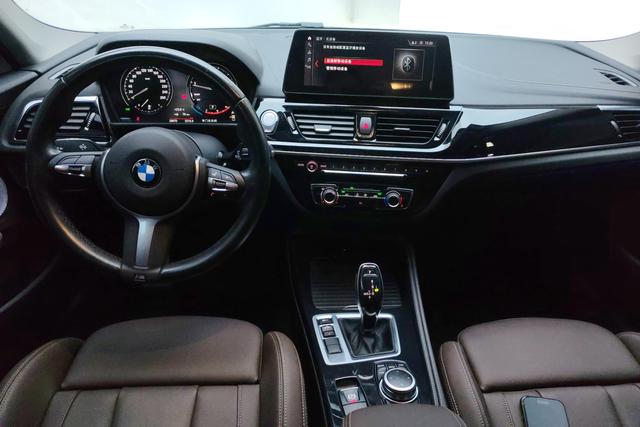 BMW 1 Series 2023 — фото 13