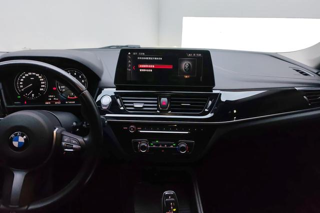 BMW 1 Series 2023 — фото 11