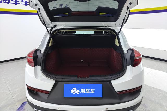 Geely Emgrand GS 2018 — фото 16