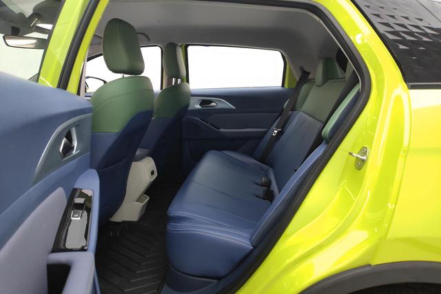 Geely Geometry E Firefly 2023 — фото 16