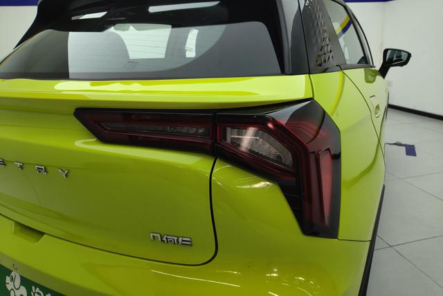 Geely Geometry E Firefly 2023 — фото 5