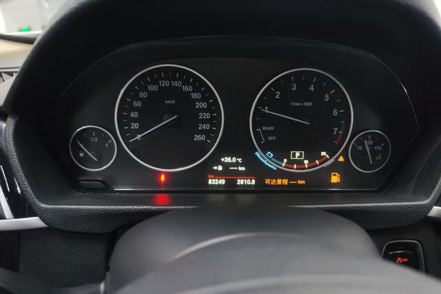 BMW 3 Series 2018 — фото 14