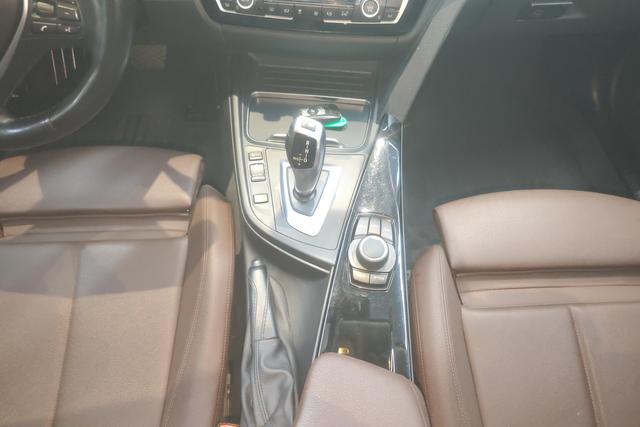 BMW 3 Series 2018 — фото 15