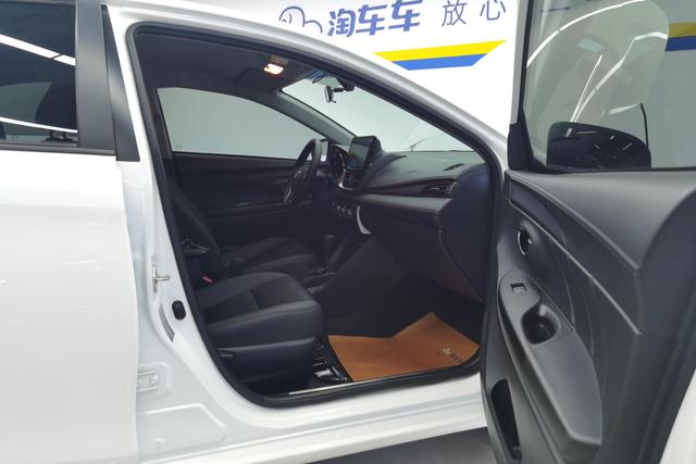 Toyota YARiS L Exclusive 2022 — фото 11