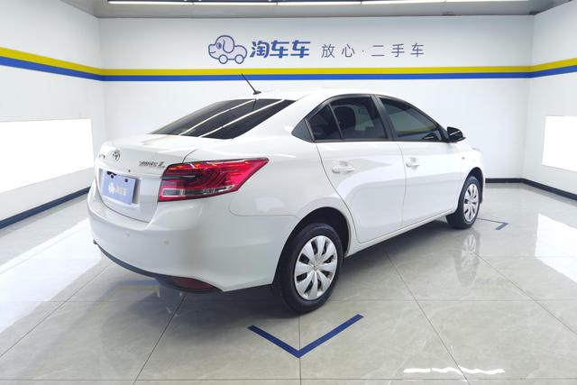 Toyota YARiS L Exclusive 2022 — фото 3