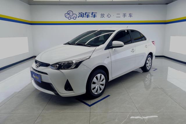 Toyota YARiS L Exclusive 2022 — фото 1