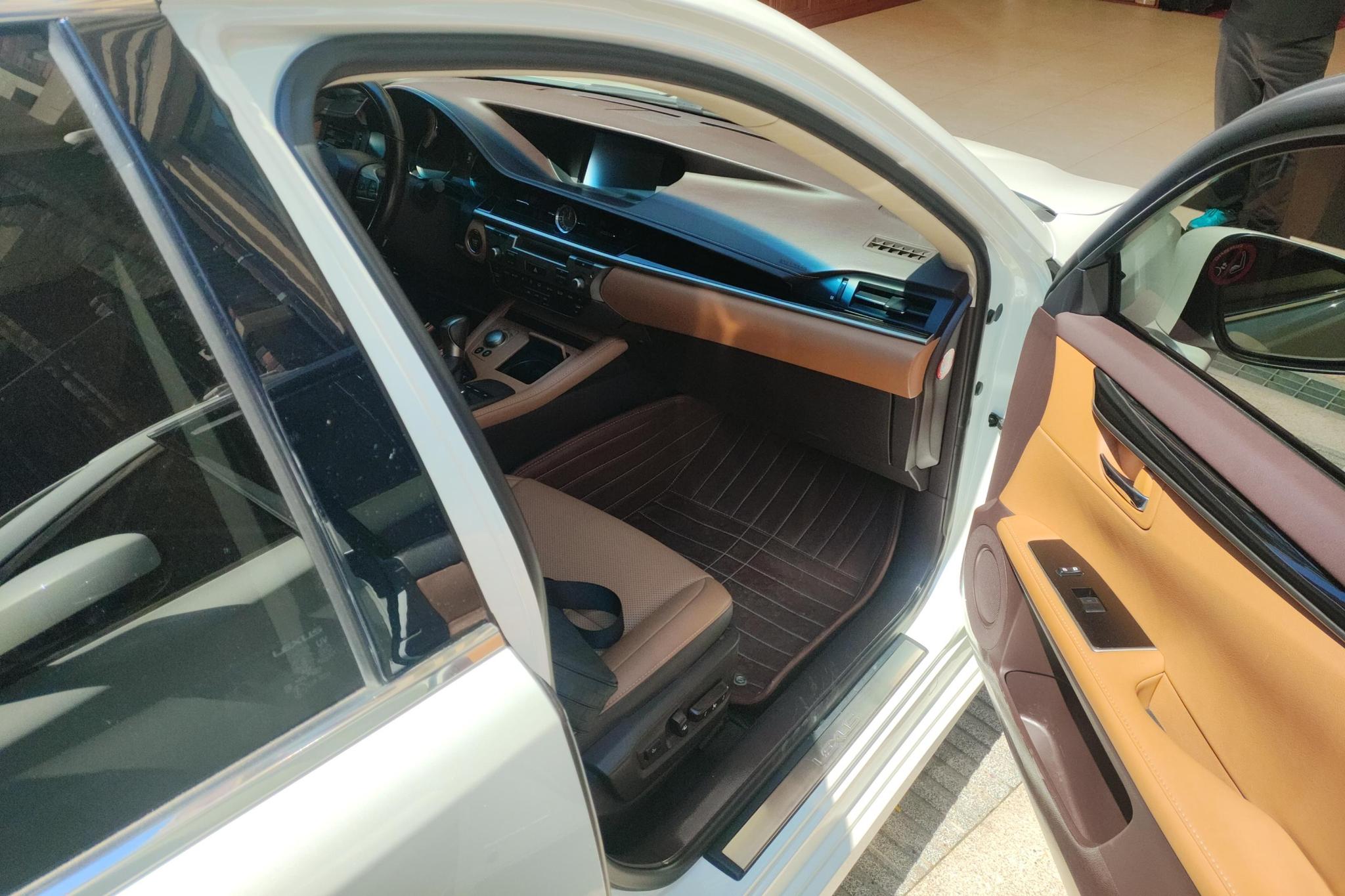 Lexus ES 2015 200 Elite