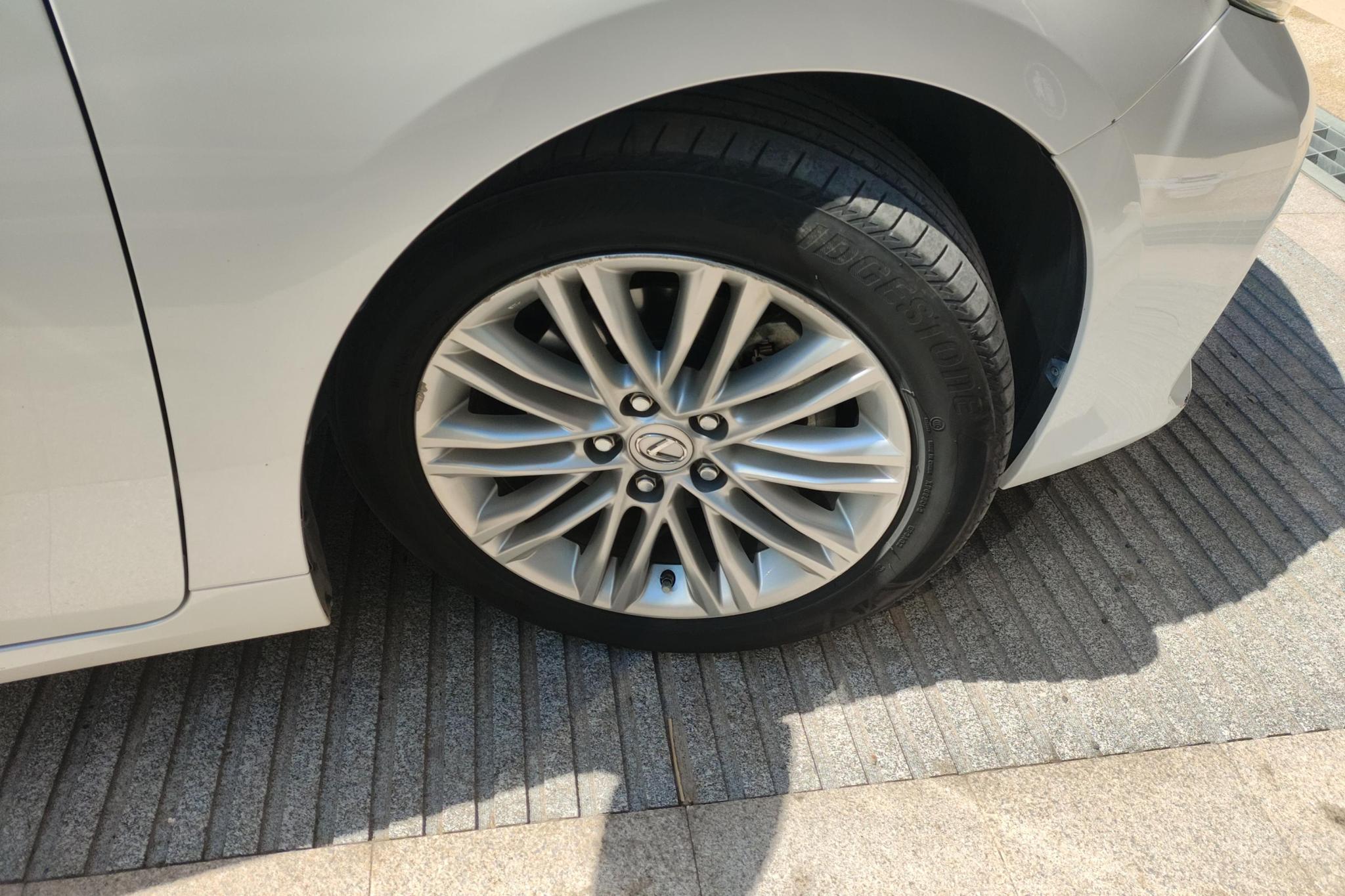 Lexus ES 2015 200 Elite