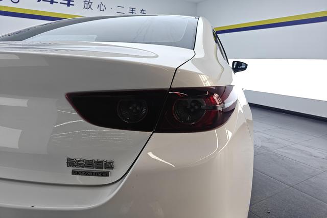 Mazda 3 Angkesaila 2021 Белый из Китая