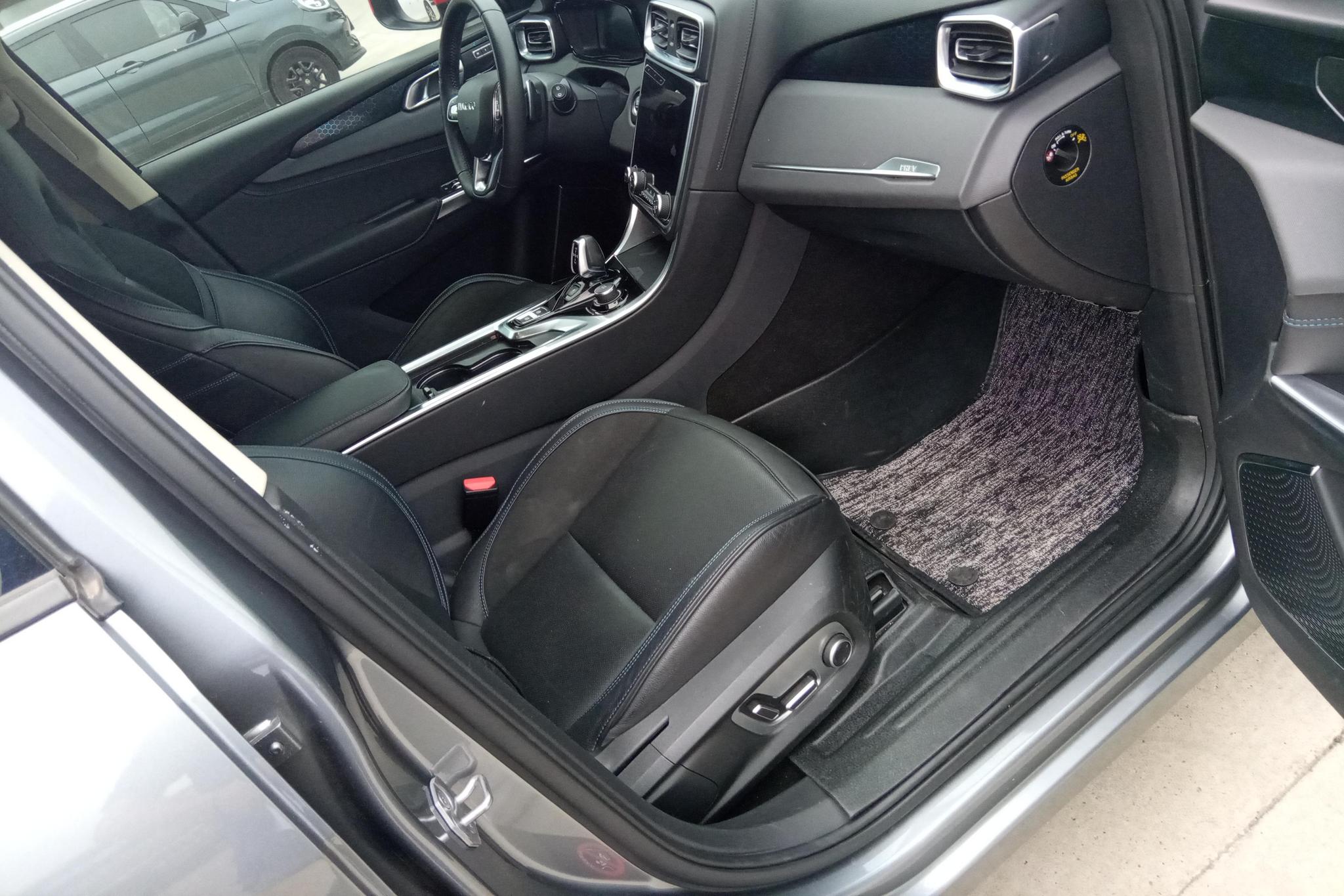 Lynk & Co 01 EM-P 2018 1.5T Pro V