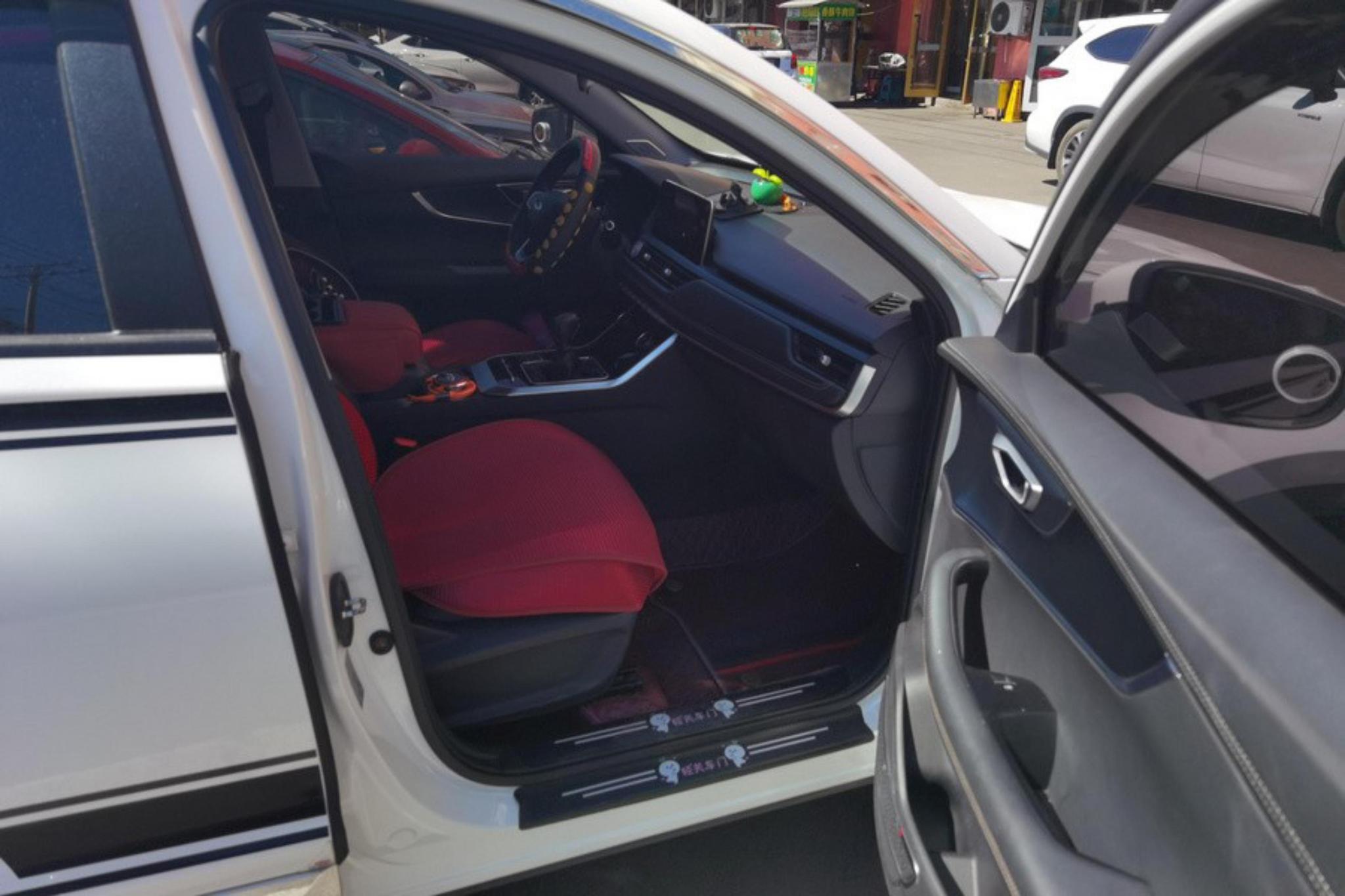 Chery Tiggo 8 8 2022 1.5TCI MT 5 мест