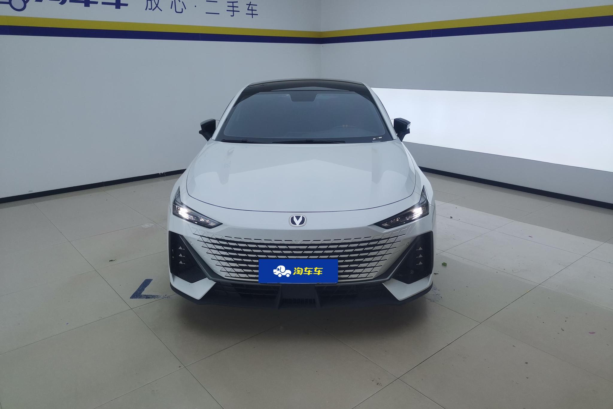 Changan UNI-V 2022 1.5T Luxury