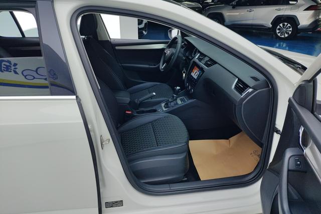 Skoda Sharp and Clear 2020 — фото 12