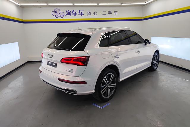Audi Q5L 2020 — фото 3