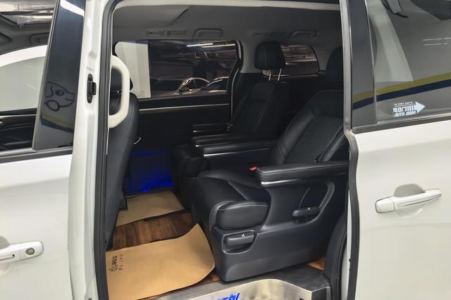 GAC Trumpchi Trumpchi M8 id 3785235 из Китая 16