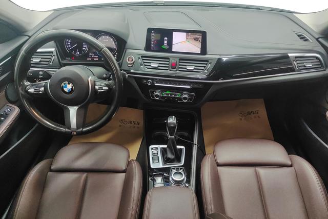BMW 1 Series 2019 — фото 11
