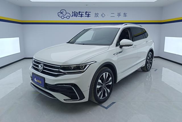 Volkswagen Tiguan L 2022 — фото 1