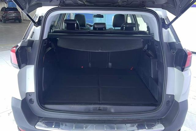 Peugeot 5008 2019 Белый из Китая