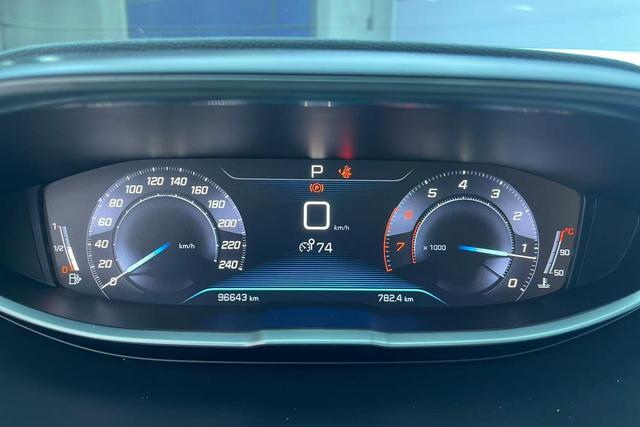 Peugeot 5008 id 3825140 из Китая 10