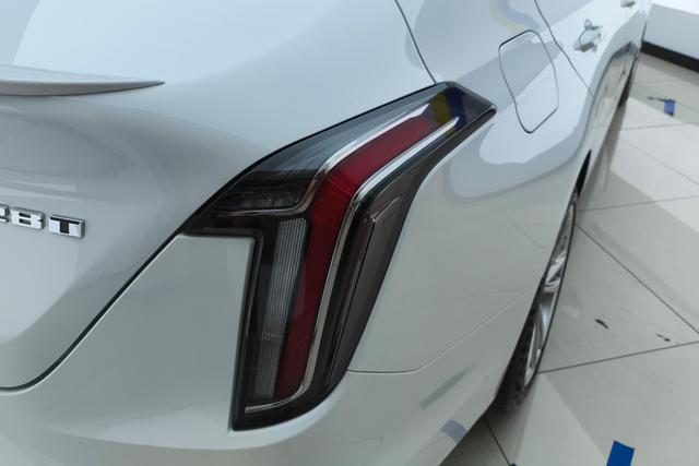 Cadillac CT4 2021 — фото 11