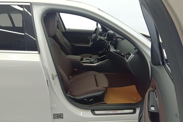 BMW i3 2023 — фото 14