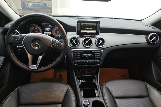 Mercedes Benz GLA 2015 — фото 12