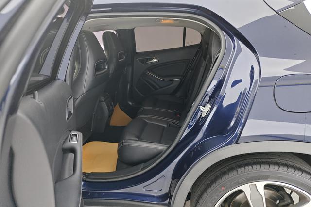 Mercedes Benz GLA 2015 — фото 16