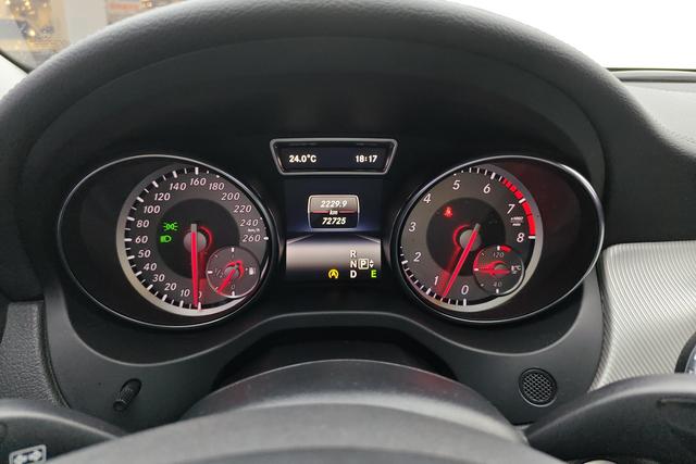 Mercedes Benz GLA 2015 — фото 13