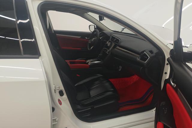 Honda Civic id 3824691 из Китая 7