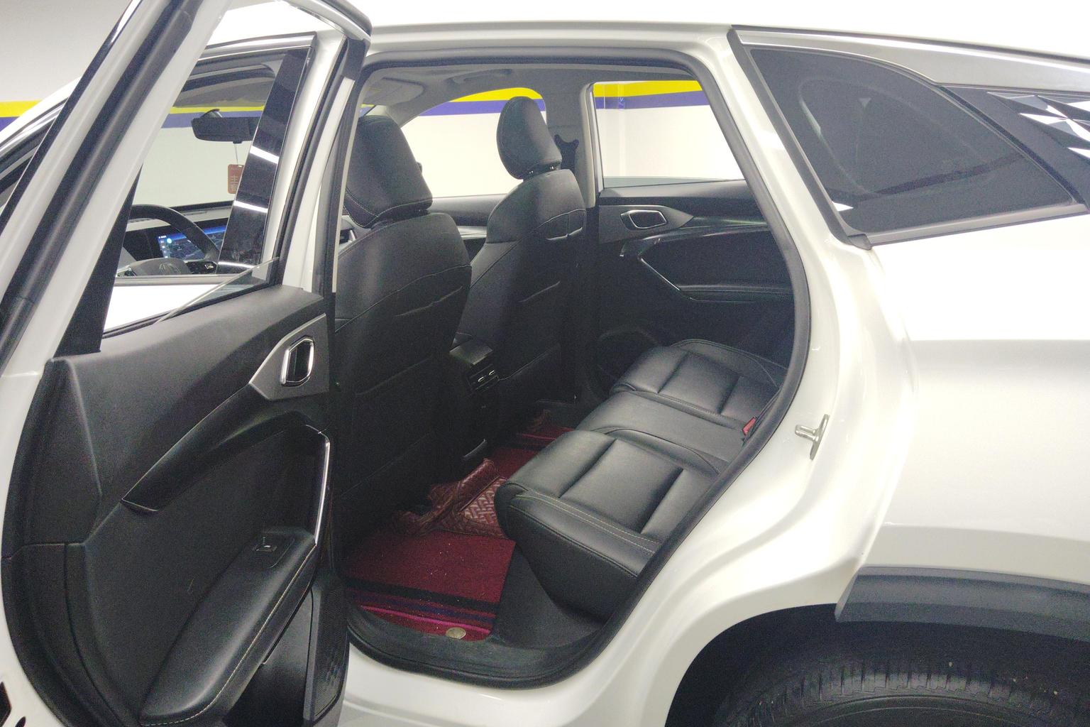 MG ONE: фотография 13 из 17