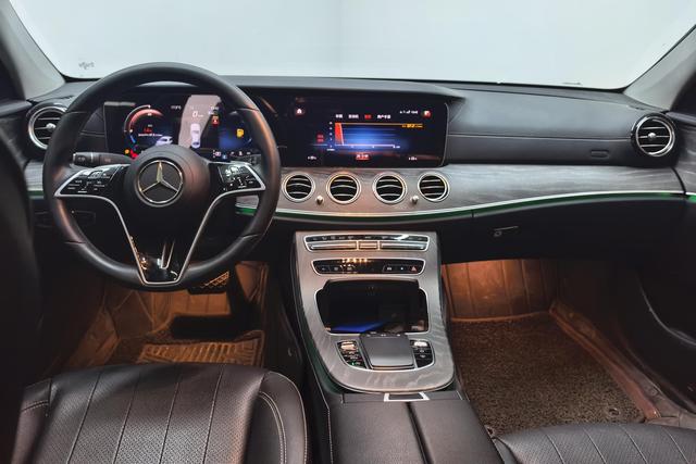 Mercedes-Benz E-Class 2023 E 300 L Luxury — фото 11