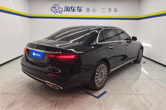Mercedes-Benz E-Class 2023 E 300 L Luxury — фото 3