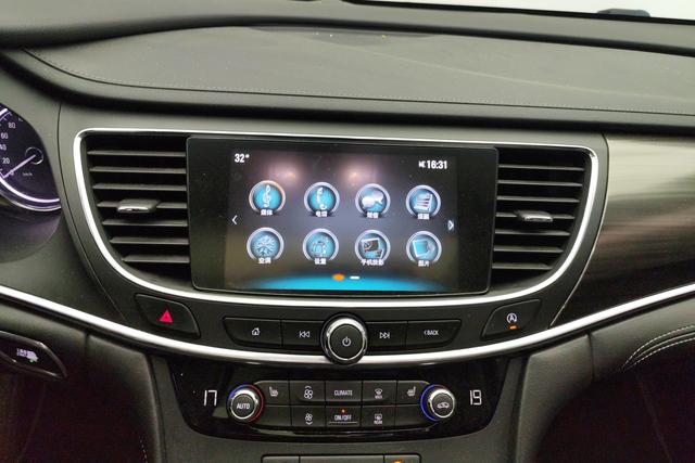 Buick Lacrosse 2018 — фото 13