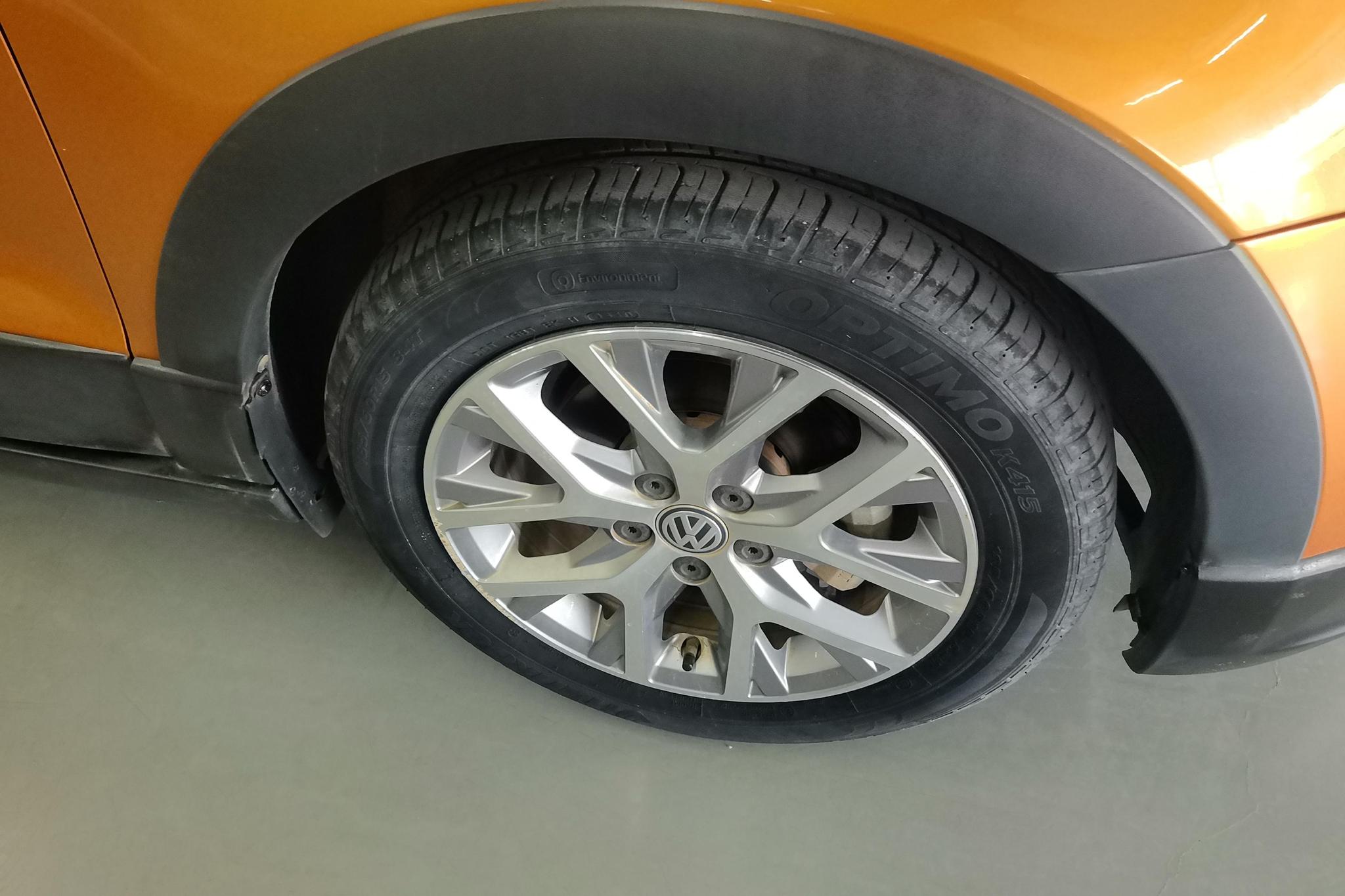 Volkswagen Polo 2018 1.5L Cross Polo AT