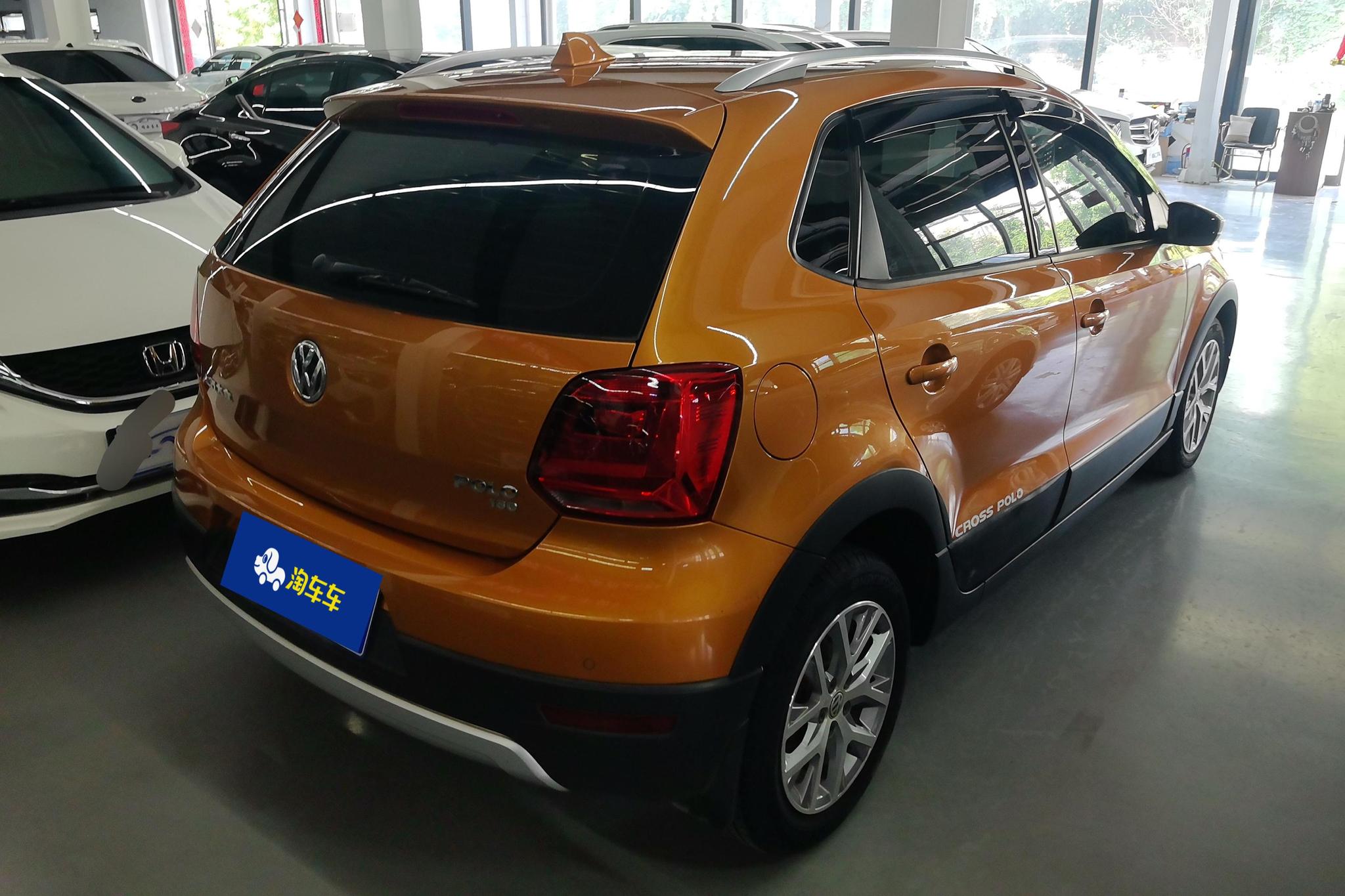 Volkswagen Polo 2018 1.5L Cross Polo AT